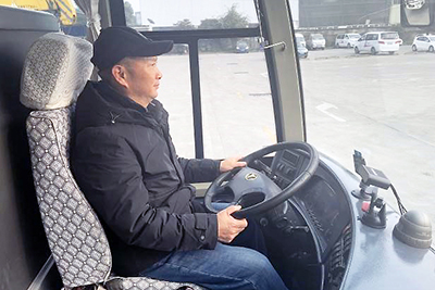 E:20232023.1212.299001cc�Գ�Ϊ���������˴��أ���������ʻԱ�����ڹ����޻�����  �ڿ�ʵ�ɼ��س��ġ���ȫ��··���䰲ȫ�г���������������ʻԱ  �Ŷ�������Ŷ���1.jpg